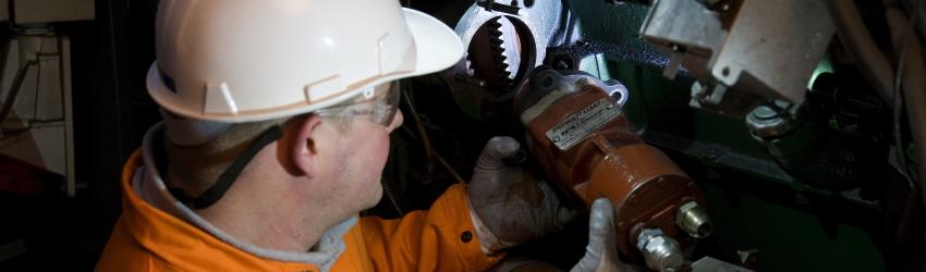 IPU's offshore maintenance service installs, inspects and maintains engine starting, fuel and oil conditioning systems.